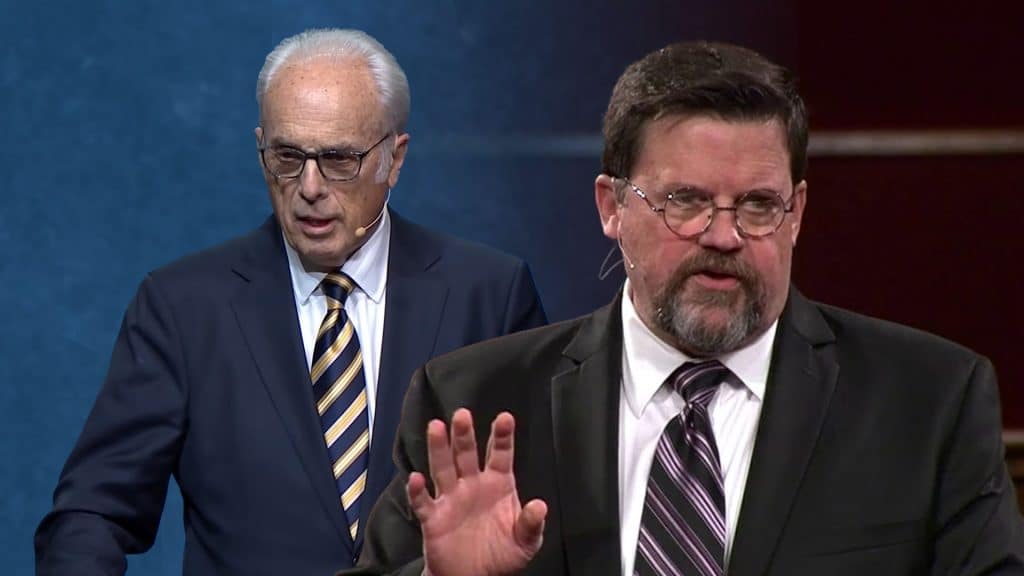 John Macarthur defend Phil Johnson